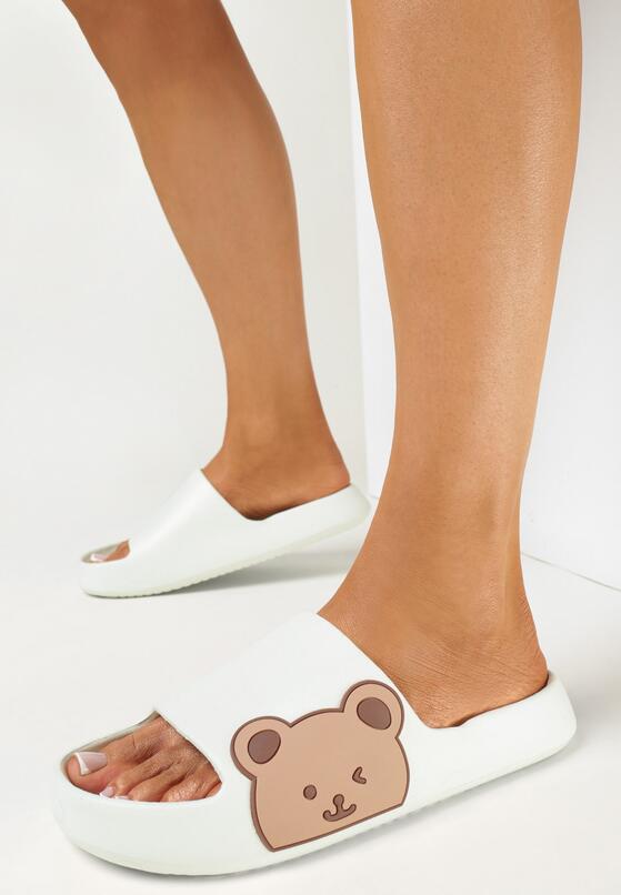 Jasnozielone Piankowe Klapki z Ozdobnym Misiem Mattela 1