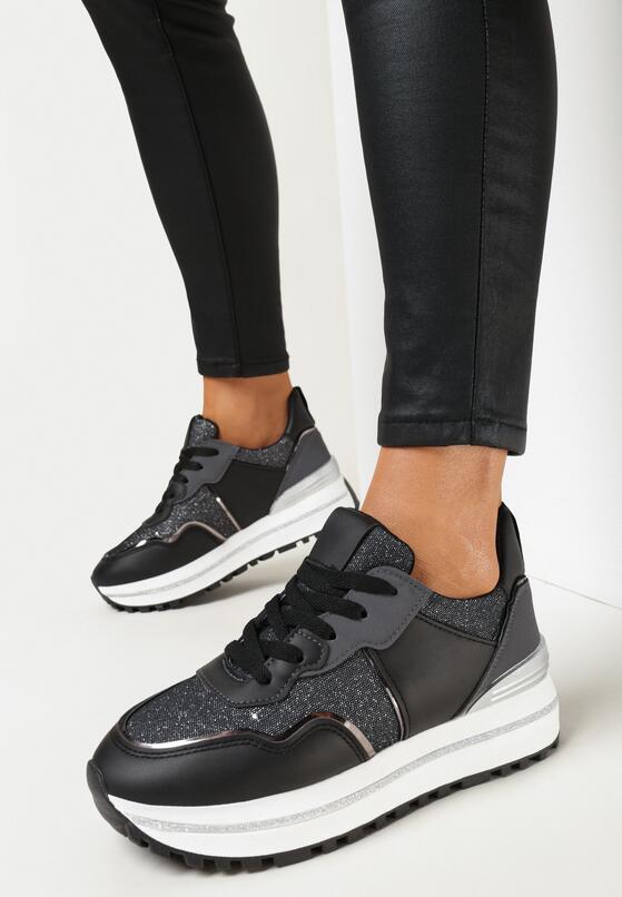 Czarne Sneakersy Przed Kostkę z Grubą Podeszwą i Metalicznymi Zdobieniami Azaya 1