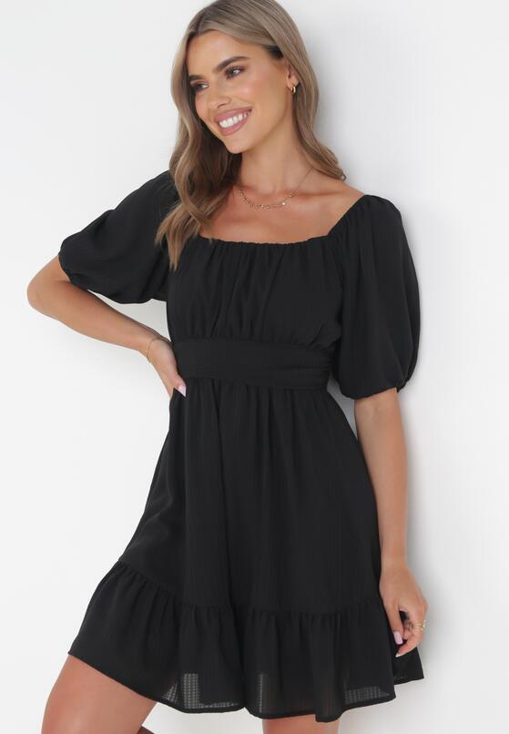 Czarna Sukienka Mini z Wiązaniem na Plecach i Falbanką Morenitta 1