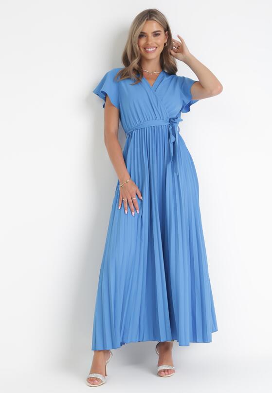 Niebieska Elegancka Sukienka Maxi w Plisy z Kopertowym Dekoltem i Wiązaniem Thessi 1