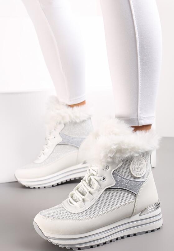 Białe Botki na Grubej Platformie ze Żłobieniami i Metaliczną Wstawką oraz Sztucznym Futerkiem Bonfia 2