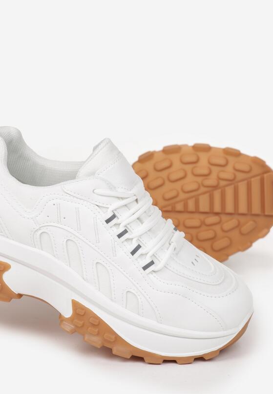 Białe Sneakersy na Płaskiej Podeszwie z Wypustkami i Cholewką przed Kostkę Ozdobione Przeszyciami Adalynna 5