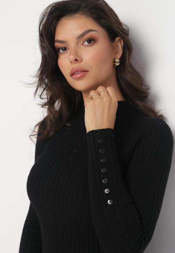 Czarny Dopasowany Sweter Golf z Ozdobnymi Guzikami Oppanla 4