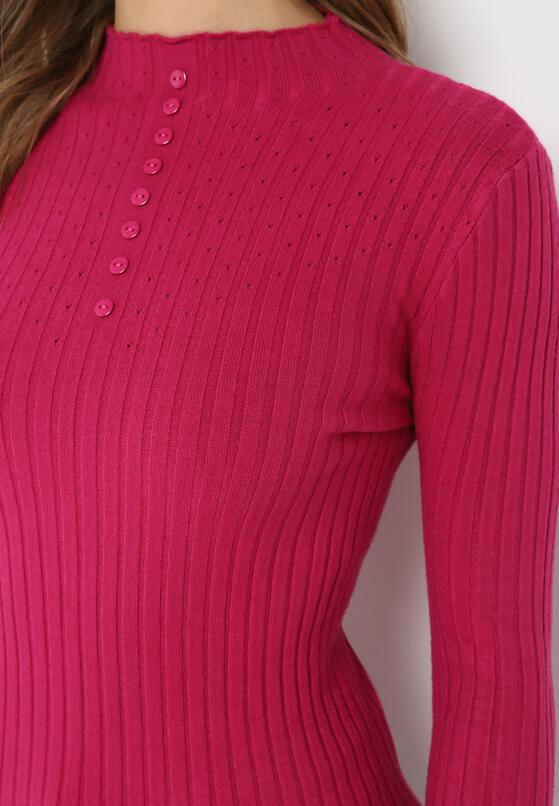 Fuksjowy Dopasowany Sweter Golf z Ozdobnymi Guzikami Oppanla 5