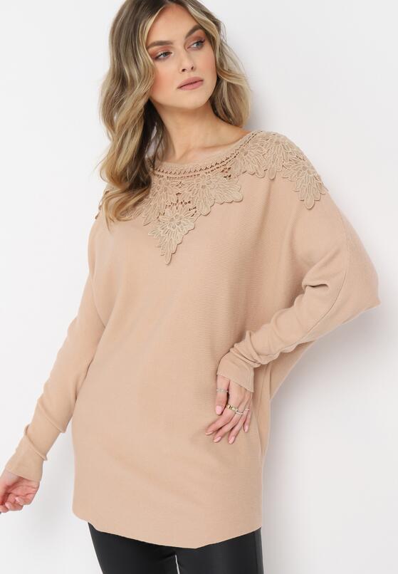 Beżowy Sweter z Ozdobną Koronką Rofaapi 2
