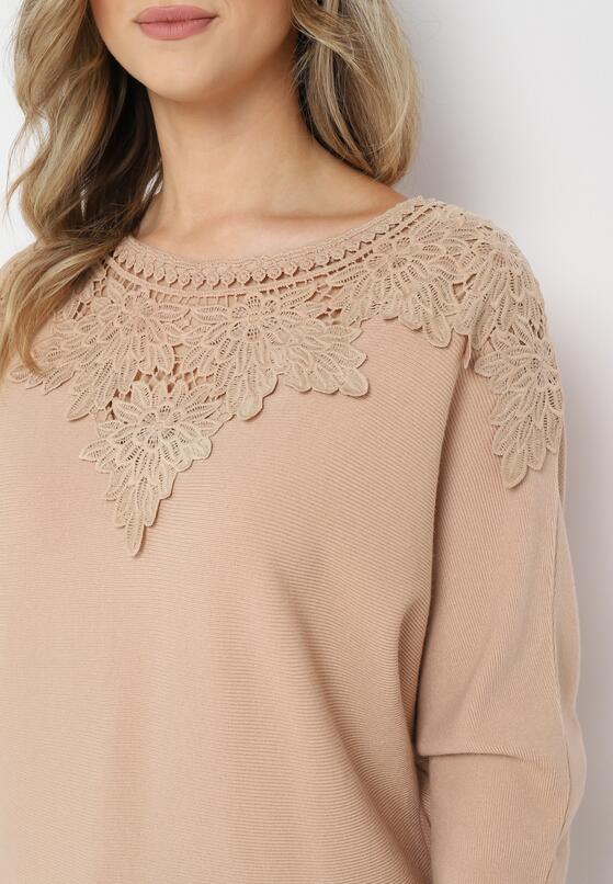 Beżowy Sweter z Ozdobną Koronką Rofaapi 5