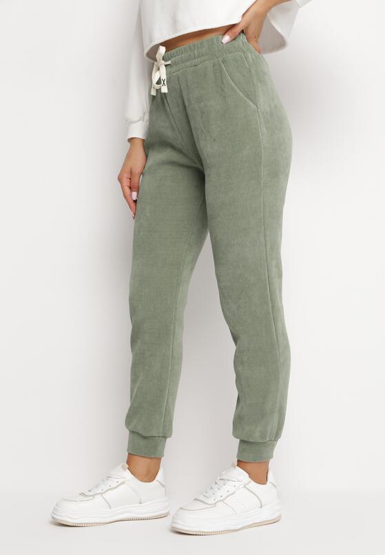 Pantaloni Verzi 1
