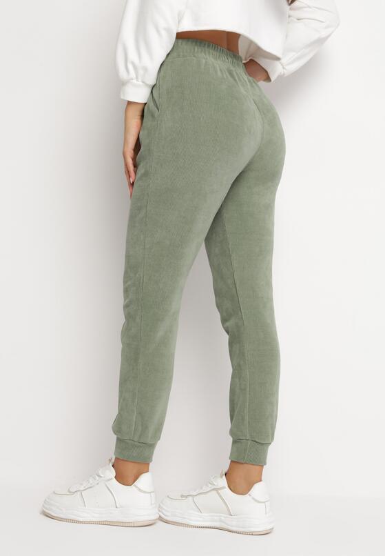 Pantaloni Verzi 3