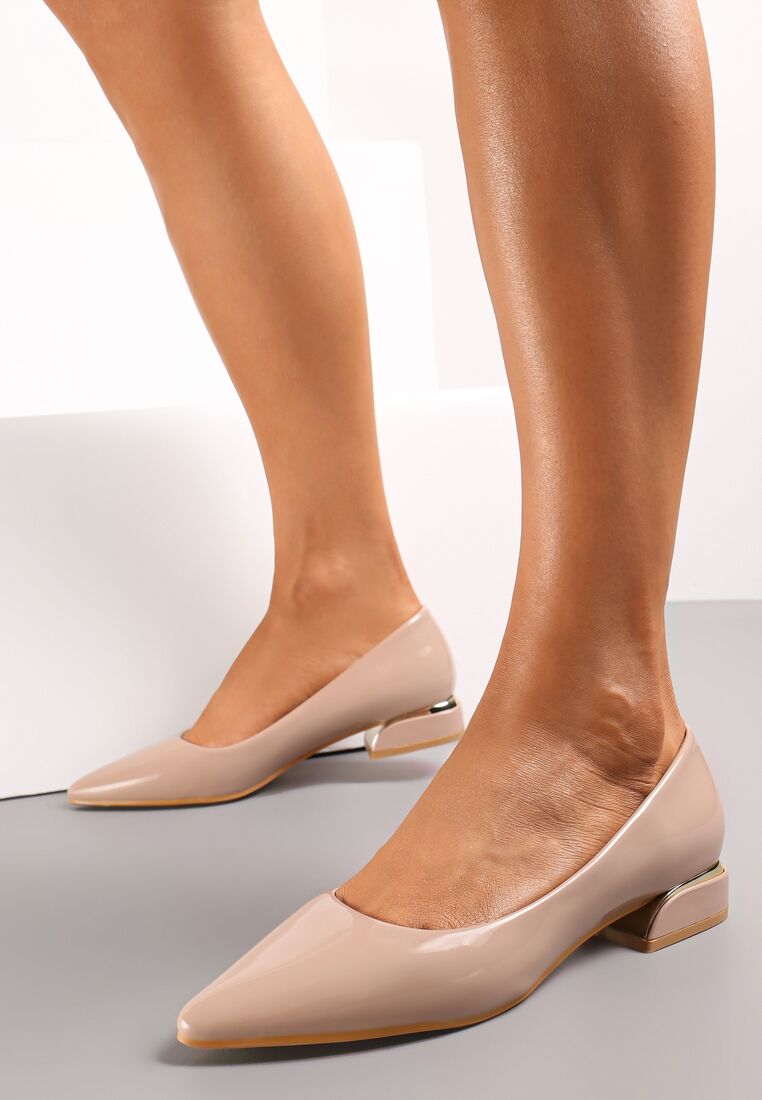 Beżowe Wsuwane Czółenka z Lakierowanej Ekoskóry na Płaskim Obcasie ze Szpiczastym Noskiem Sametta 2