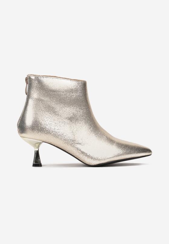 Botine Aurii 3