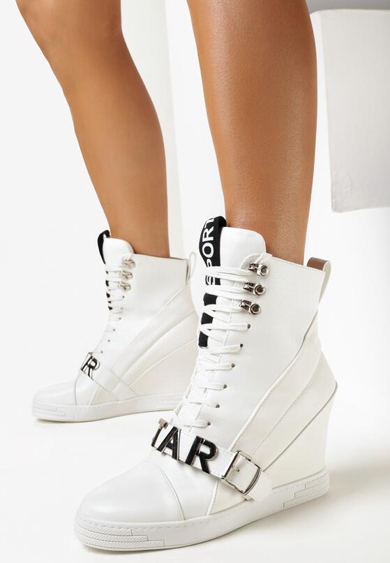 Białe Sznurowane Botki na Koturnie Ozdobione Paskiem z Napisem Kiranets 1