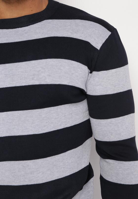 Granatowy Sweter z Szerokimi Pasami i Wełną w Składzie Juvenoa 5