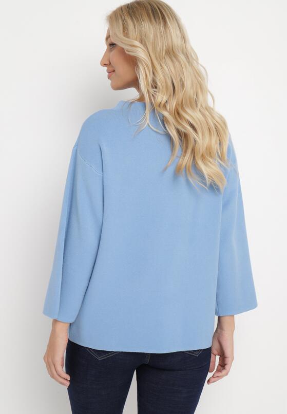 Niebieski Sweter z Ozdobną Broszką w Kształcie Pluszowego Pompona Bielsa 3