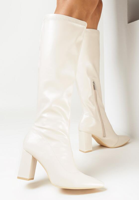 Beżowe Kozaki na Słupku Korrda 2