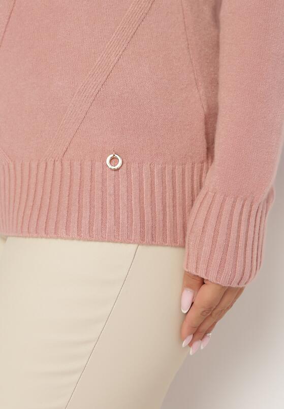 Jasnoróżowy Sweter z Przeszyciami Maialle 5