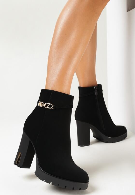 Czarne Botki na Słupku z Ozdobnym Łańcuszkiem Leanemes 2