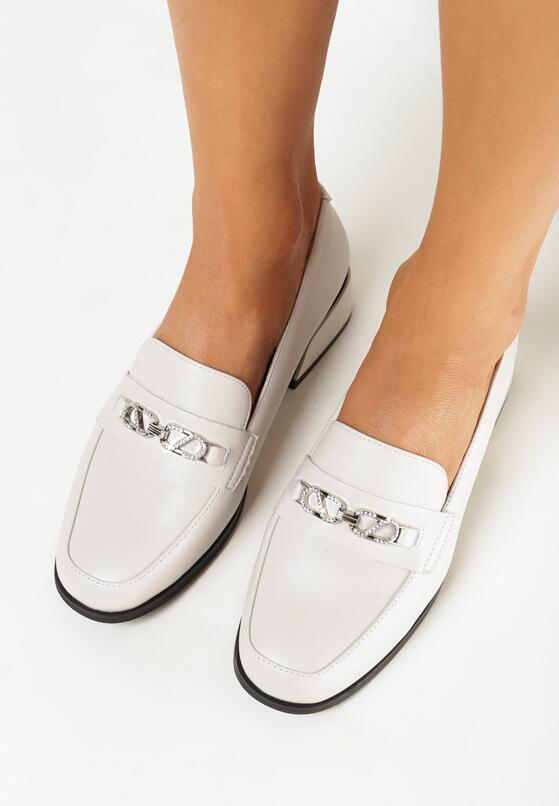 Beżowe Skórzane Półbuty na Niskim Słupku z Klamerką z Cyrkoniami Otuval 2