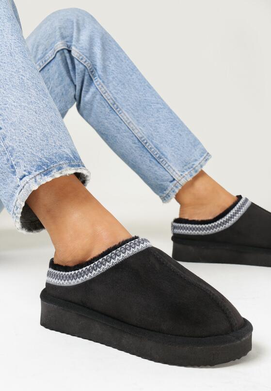 Czarne Krótkie Kapcie na Grubej Podeszwie z Ozdobnym Haftem Goise 1