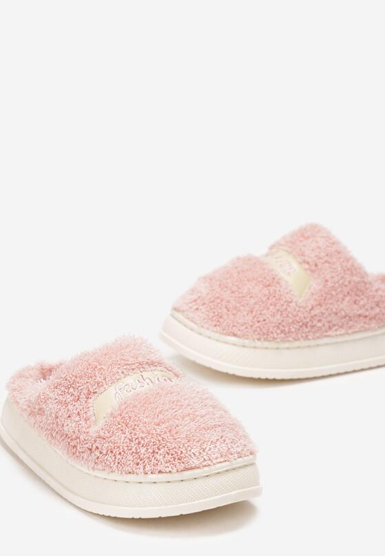 Różowe Kapcie Futrzane z Naszywką Alcikka 5