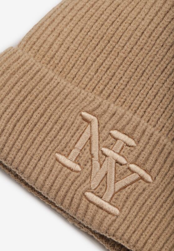 Ciemnobeżowa Dzianinowa Czapka Beanie z Haftem Adelheid 2