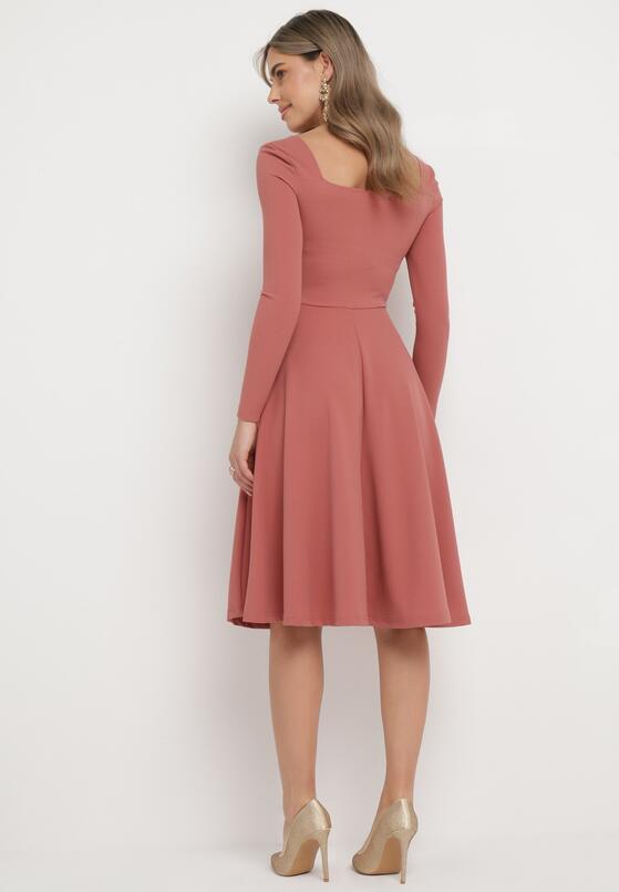 Różowa Rozkloszowana Sukienka Midi z Kwadratowym Dekoltem i Guzikami Anemonia 3