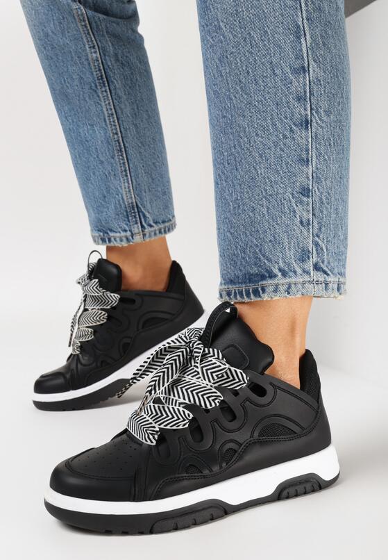 Czarne Sneakersy z Przeszyciami i Szerokim Wiązaniem Leontine 2