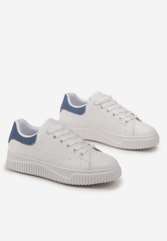 Biało-Niebieskie Sneakersy ze Żłobieniami na Płaskiej Podeszwie z Metaliczną Wstawką Granuse