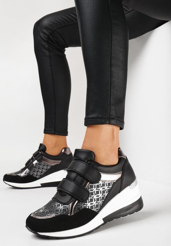 Czarne Sneakersy na Rzepy na Niskim Koturnie Cratessa 1