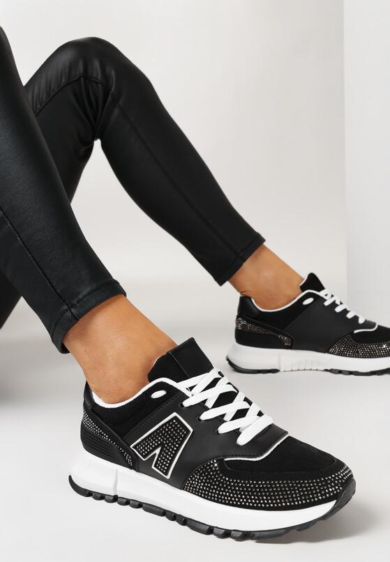 Czarne Sneakersy na Płaskiej Podeszwie z Wycięciami i Cyrkoniami Leporia 1
