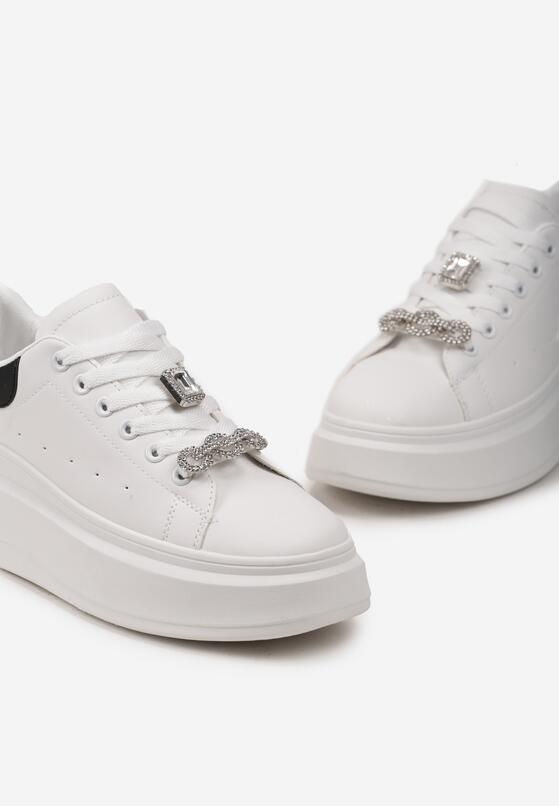 Białe Sneakersy z Zawieszkami z Cyrkoniami Przy Sznurowaniu Anelisa 5