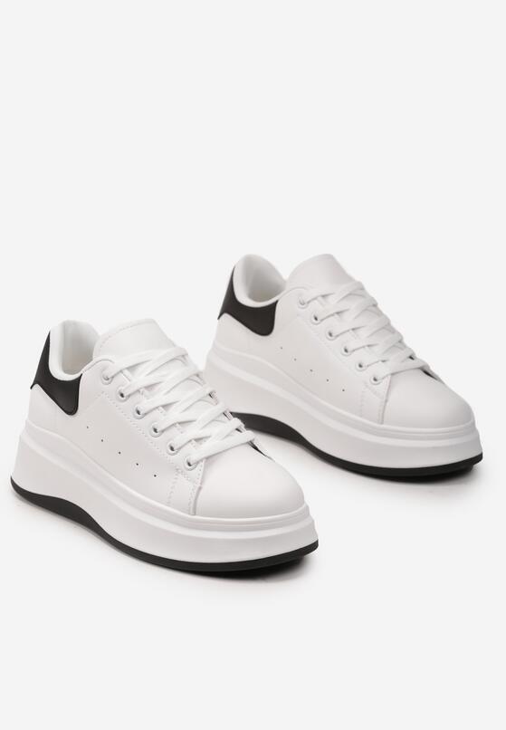 Biało-Czarne Sneakersy z Delikatną Perforacją i Gumowym Misiem przy Sznurówkach Zephra 4