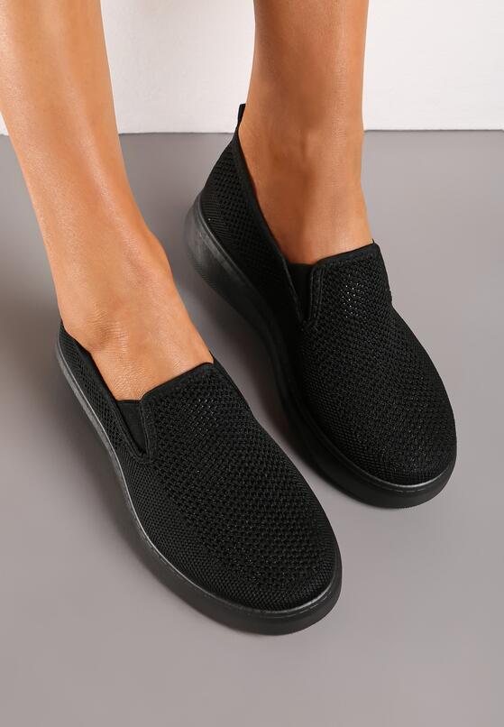 Czarne Wsuwane Tenisówki na Niskiej Platformie z Elastyczną Cholewką Triona 3