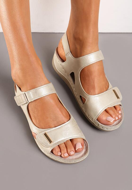 Beżowe Sandały ze Skórzaną Wkładką Zapinane na Rzepy Blazea 3