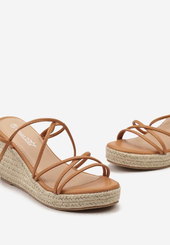 Brązowe Sandały na Wysokim Plecionym Koturnie z Cienkimi Wiązanymi Paskami Adrika 6