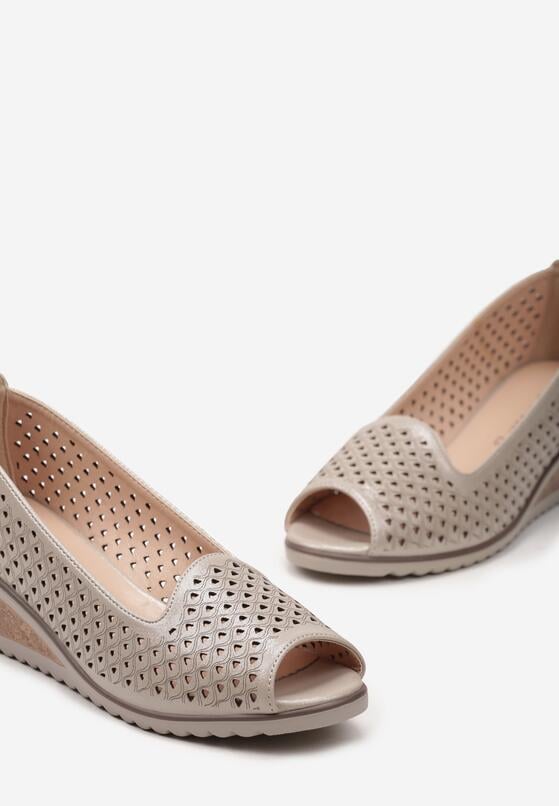 Złote Półbuty Peep Toe na Koturnie ze Skórzaną Wkładką i Ażurową Cholewką Virgilia 6