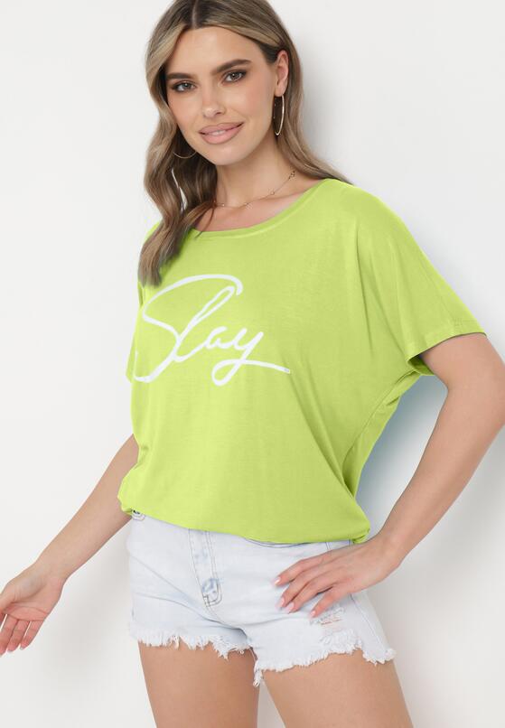 Jasnozielony Wiskozowy T-shirt Koszulka z Rękawami Typu Nietoperz z Ozdobnym Napisem Comalita 4