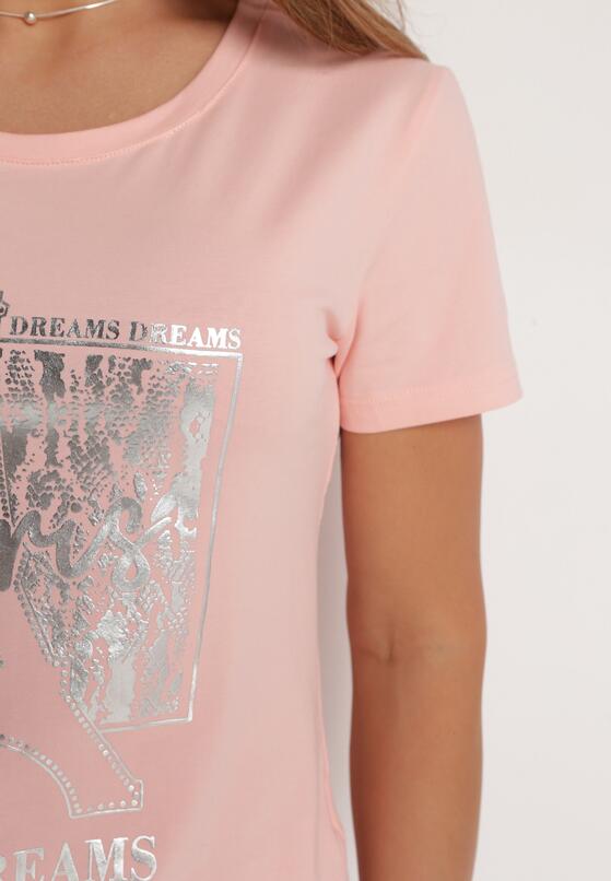 Jasnoróżowy Bawełniany Klasyczny T-shirt Ozdobiony z Przodu Metalicznym Nadrukiem Timazela 5