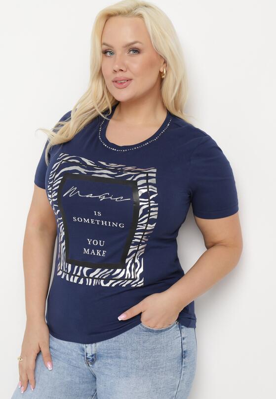 Granatowy Bawełniany T-shirt Koszulka z Krótkim Rękawem Ozdobiona Nadrukiem i Cyrkoniami Codara 1