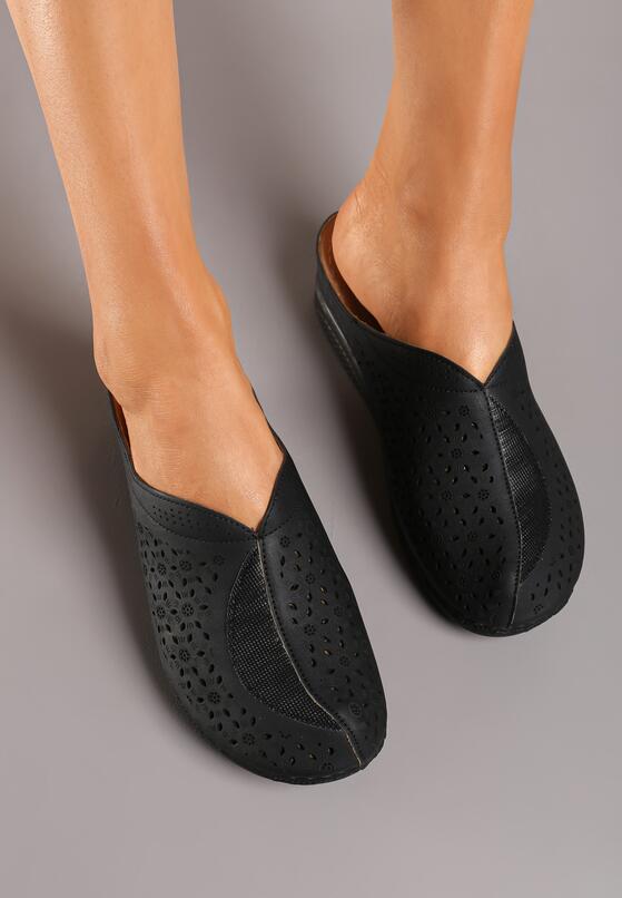 Czarne Klapki na Grubej Podeszwie Ozdobione Perforacją Vosemia 3