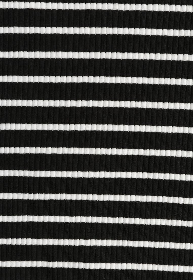 T-shirt Negru cu alb 8