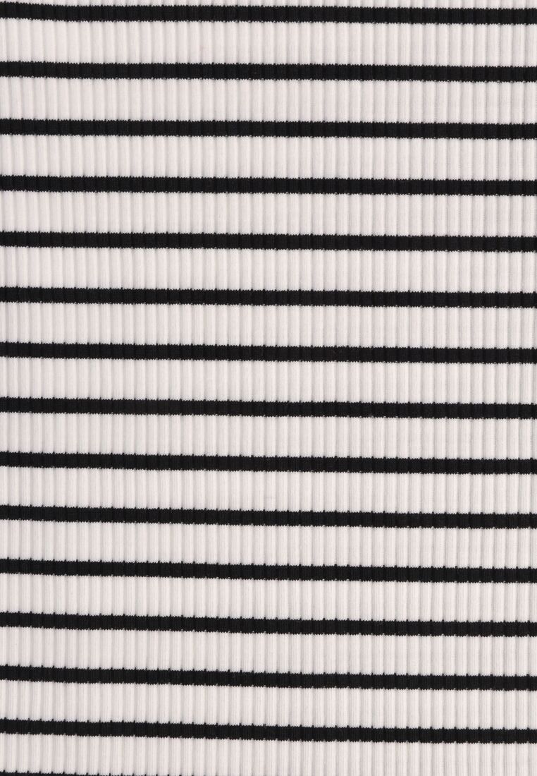 T-shirt Alb cu albastru 8