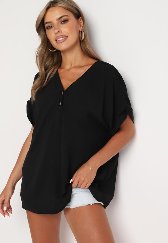 Czarna Bluzka z Dodatkiem Wiskozy z Ażurowymi Wstawkami i Guzikami przy Dekolcie Wimari 2