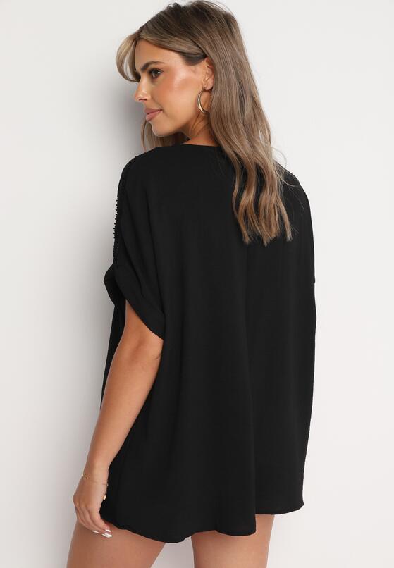 Czarna Bluzka z Dodatkiem Wiskozy z Ażurowymi Wstawkami i Guzikami przy Dekolcie Wimari 3