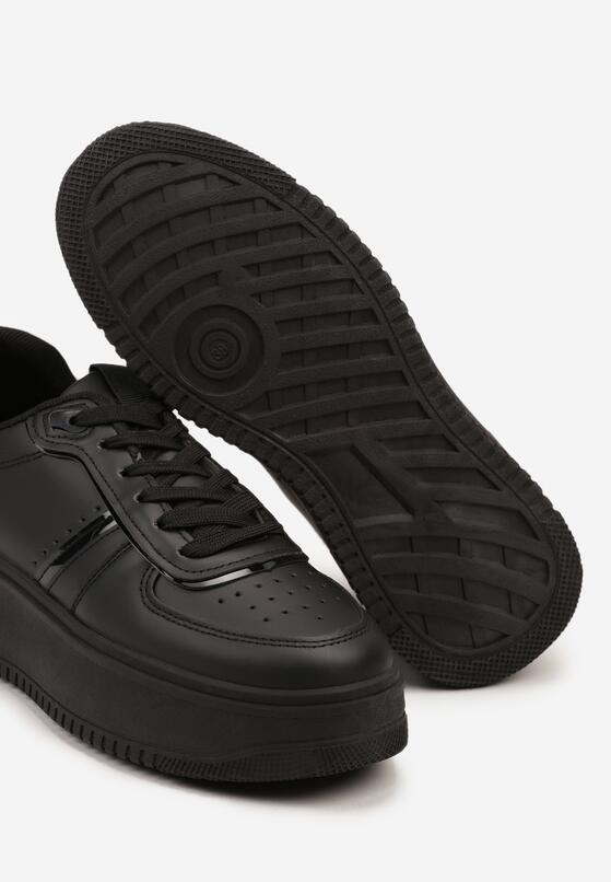 Czarne Klasyczne Sneakersy na Grubej Podeszwie z Perforacją Vlirisa 6