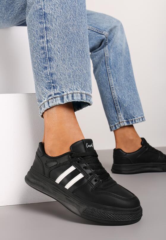 Czarno-Białe Sneakersy na Płaskiej Podeszwie Ozdobione Paskami Noraria 2
