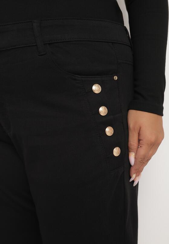 Czarne Jeansy Mom Fit z Bawełną Wysokim Stanem Ozdobione Guzikami Evishias 5