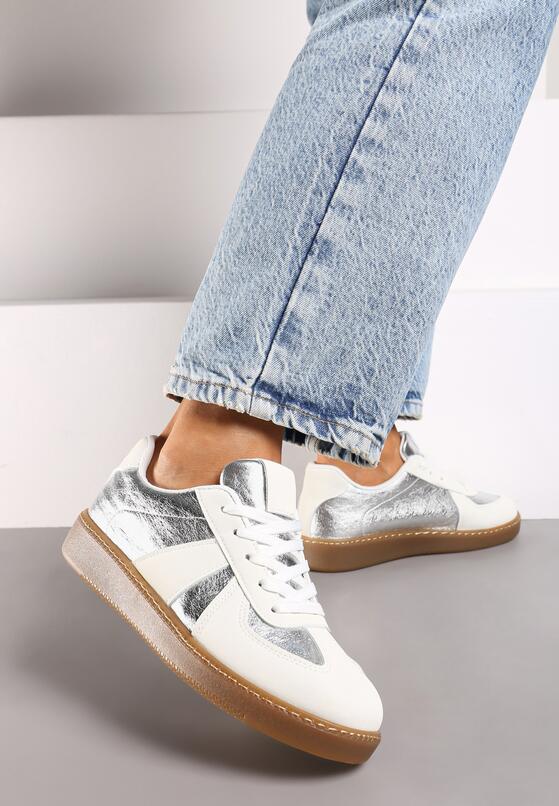 Biało-Srebrne Płaskie Sneakersy z Metaliczną Wstawką Nevsina 2