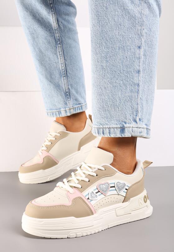 Ciemnobeżowe Sneakersy z Naszywkami w Kształcie Serduszek Iritia 3
