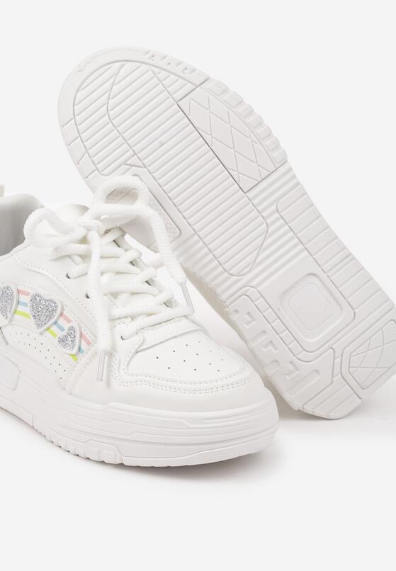 Białe Sneakersy z Naszywkami w Kształcie Serduszek Iritia 6