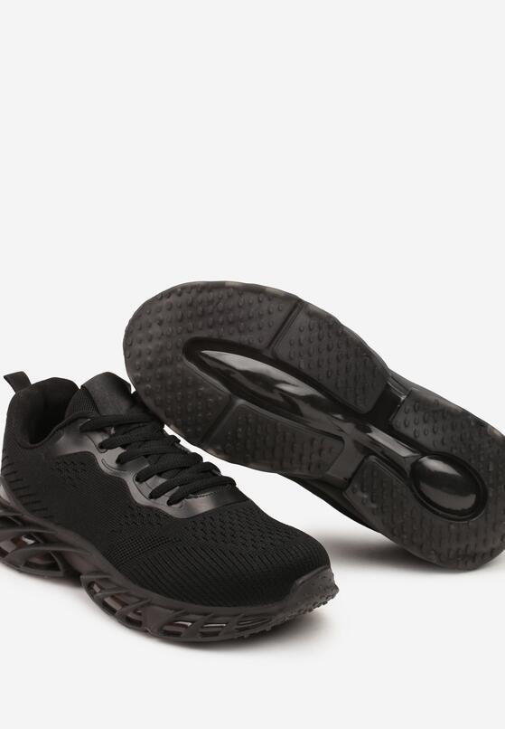 Czarne Sznurowane Buty Sportowe Sneakersy na Grubej Tłoczonej Podeszwie z Perforacją Karolae 6